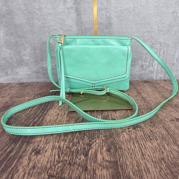 HOBO Amble Crossbody Bag Mint Green Leather Small Multi Pocket Magnetic Zip Boho - Picture 1 of 15